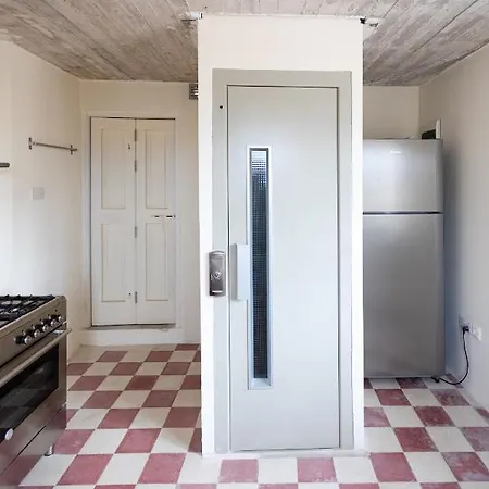 Historic Penthouse Apartamento Valeta