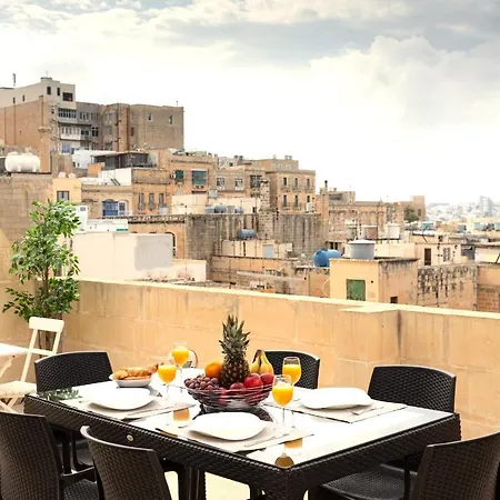 Historic Penthouse Appartement